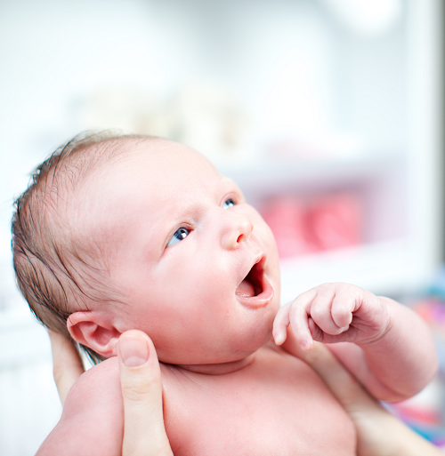 新生児の赤ちゃんの驚くべき聴覚能力