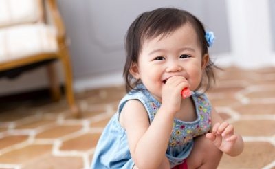 英語耳を育てるには歌がベスト？乳児・低月齢期の赤ちゃんの特徴に着目