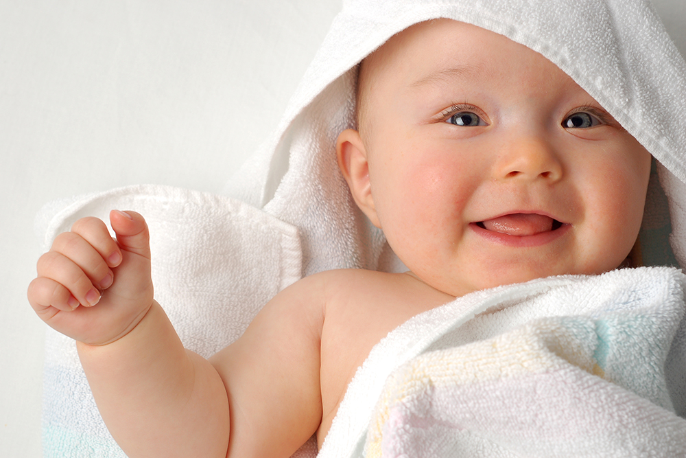 【新生児の沐浴8つの基本ポイント】やり方や手順、おすすめアイテムをご紹介