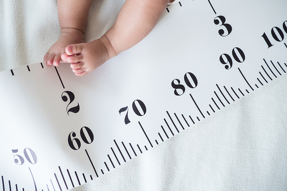 月齢別赤ちゃんの成長-からだとこころの発達と発育