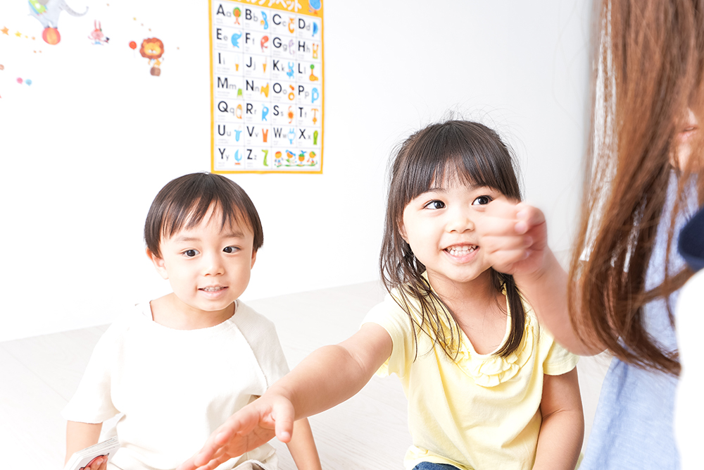 【専門家に聞く】金沢優先生が語る、幼児期からの「話せる英語学習」。目指せ、スーパーキッズ！