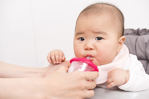 白湯は、赤ちゃんの便秘改善や水分補給にぴったり