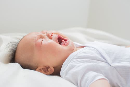 赤ちゃんの寝つきが不安定に戻る睡眠退行とは？「7つの特徴」チェックリスト