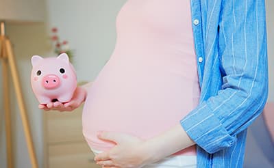 妊娠・出産でもらえるお金はいくら？給付・助成制度まとめ