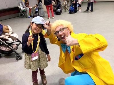 CAPにサインをもらって、みんな大喜び４